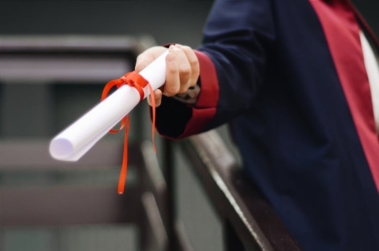 Registration Certificate VS. Full Real Estate Agent Licence